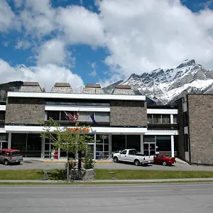 https://banff-voyager-inn.banff-hotel.com